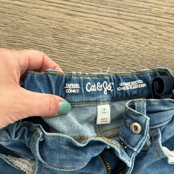 Cat & jack jeans (3 pair) - Picture 4 of 7